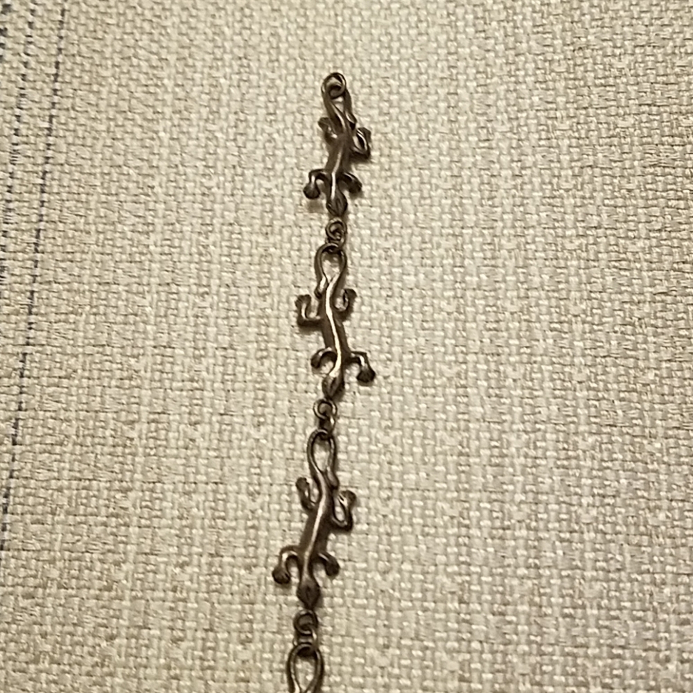 Very cute Vintage Iguana bracelet